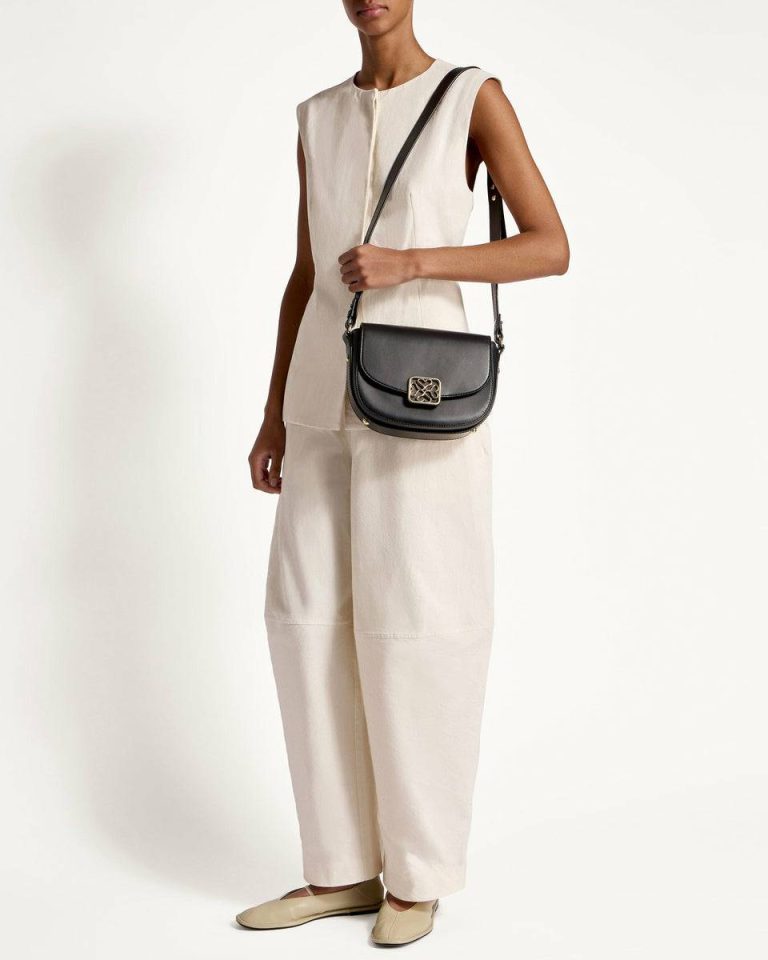 Women Bay Black Strathberry Shoulder Bags