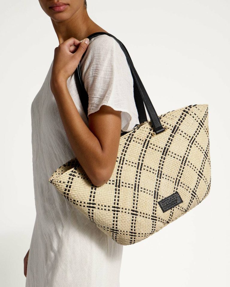 Women Natural Iraca Palm/Black Strathberry Shoulder Bags Medium Palm Basket - Image 2
