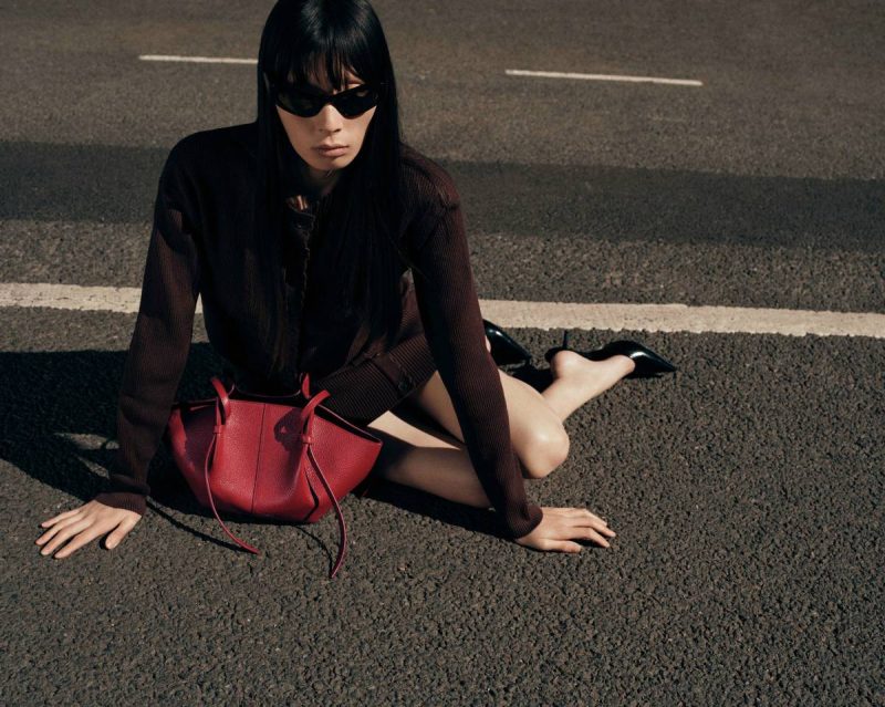 Tote Bags Yuzefi Mochi - Cranberry Pebble Grained Leather Cranberry Women - Image 5